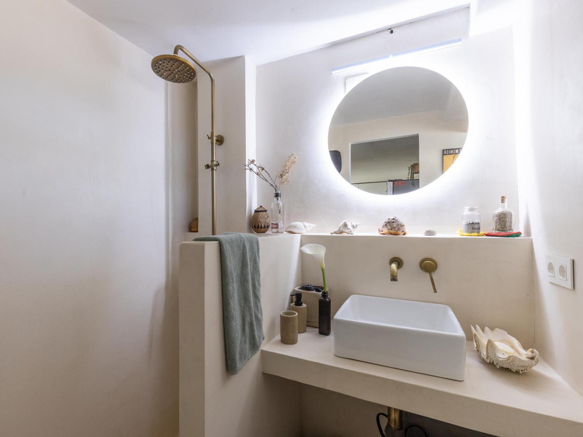 Homestay Chez Adela Almoster
